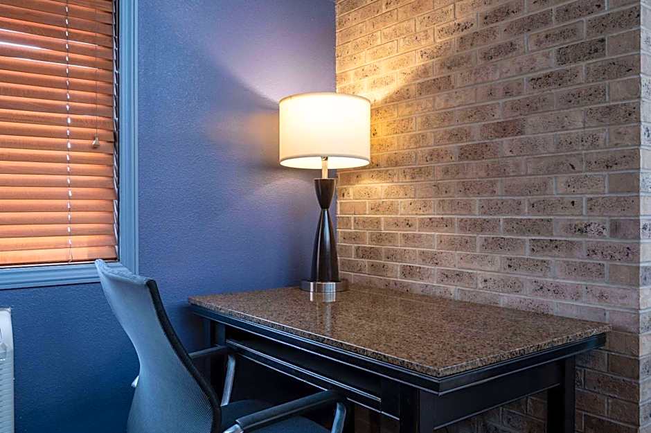 AmericInn by Wyndham Eau Claire
