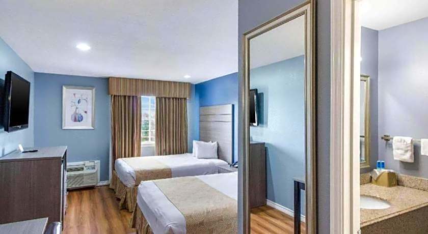 Rodeway Inn & Suites Port Arthur - Groves