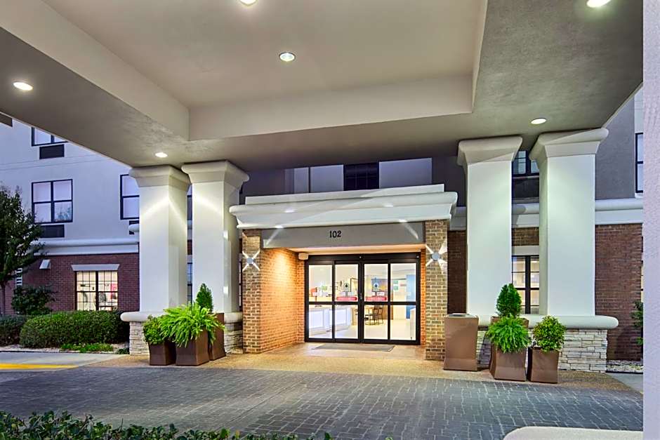 Holiday Inn Express Hotel & Suites Byron By IHG