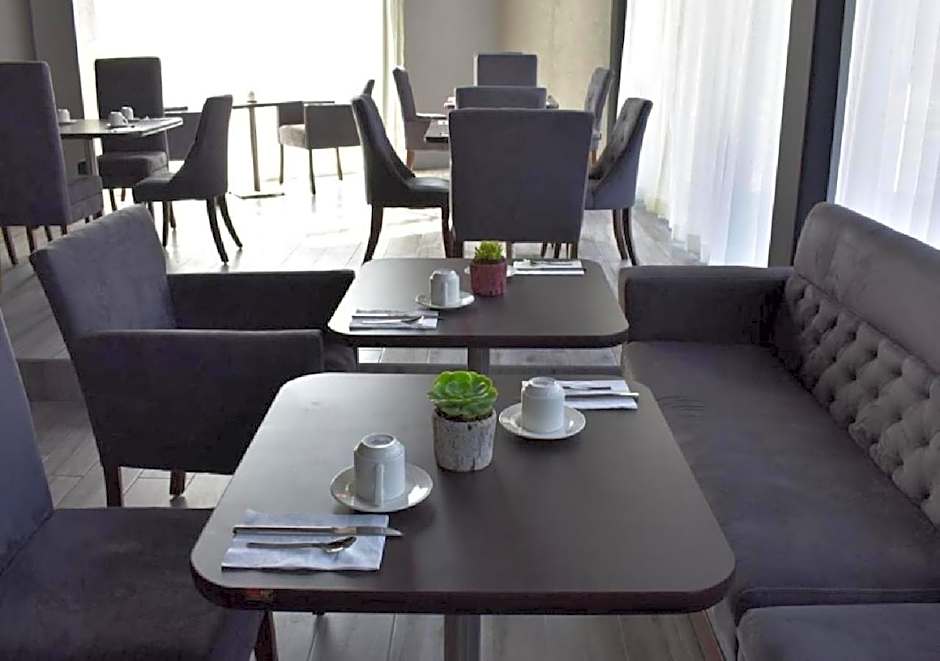 ESDUMA HK HOTEL Pachuca