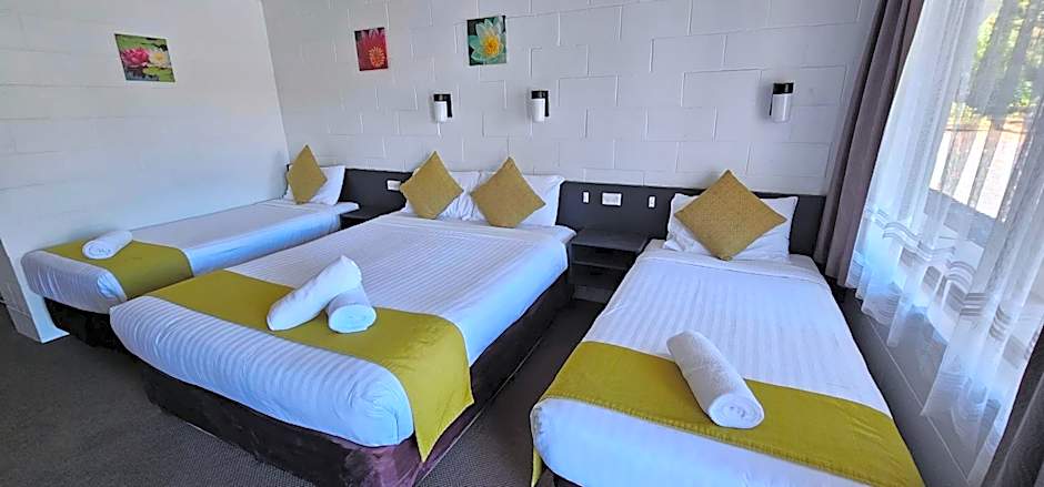 Azalea Motel - Under New Management
