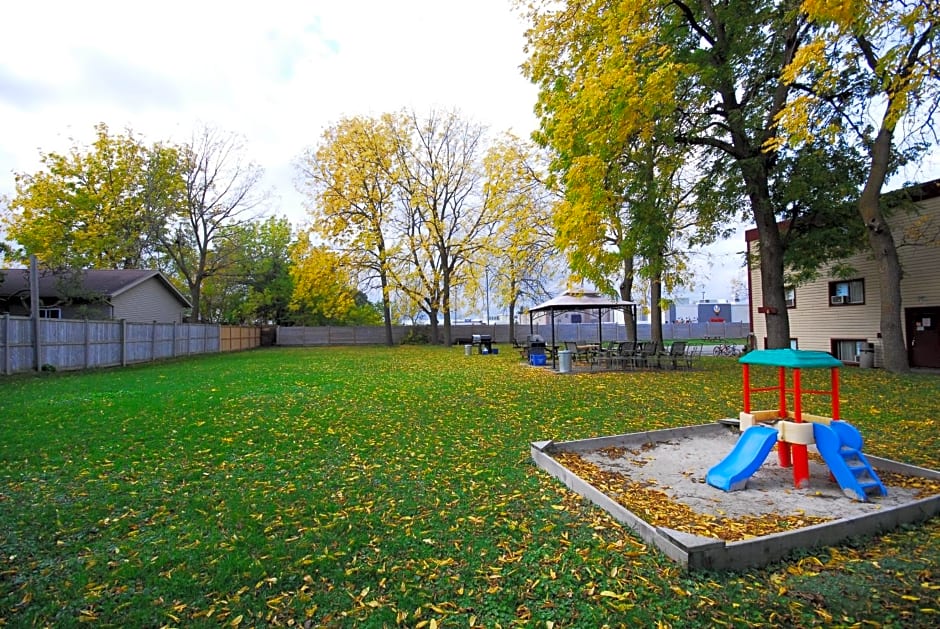 Sand Castle Suites Motel