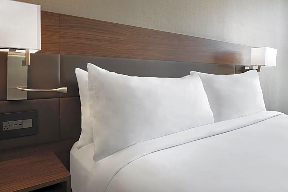 AC Hotel by Marriott Charlotte Ballantyne