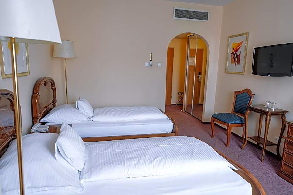 Pannonia Hotel