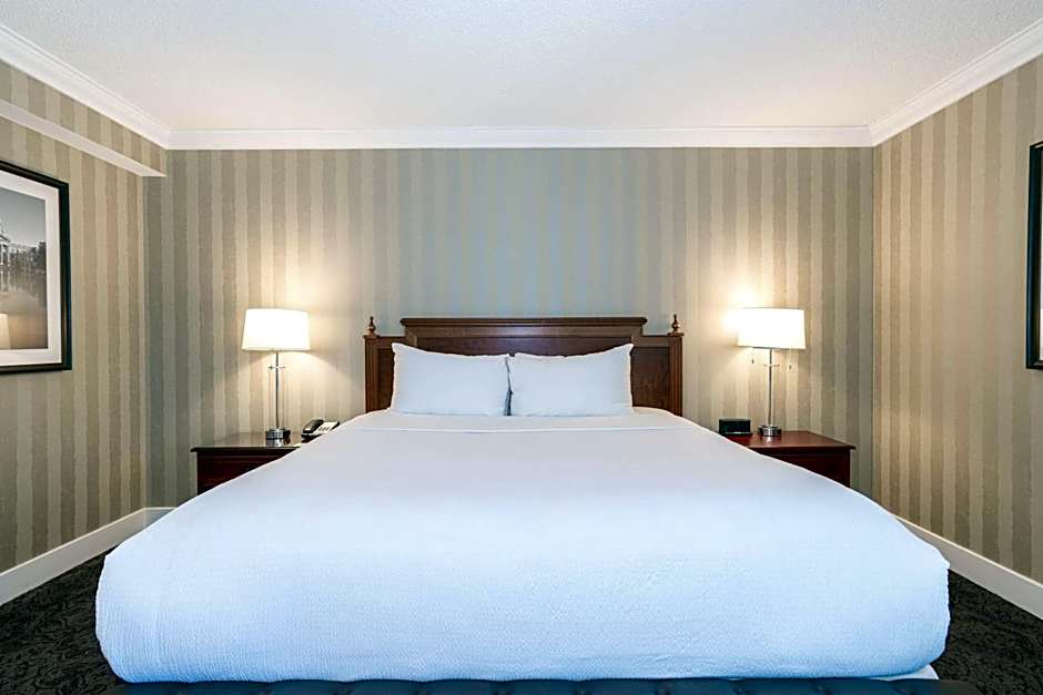 Sandman Signature Edmonton Downtown Hotel