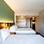 Holiday Inn Express And Suites Queenstown By IHG