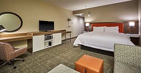 King Room with Sofa Bed - Hearing Accessible/Non-Smoking