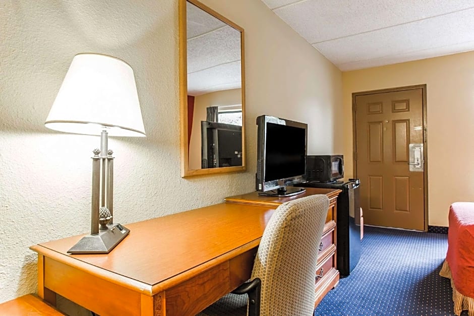 Rodeway Inn Charlotte North End