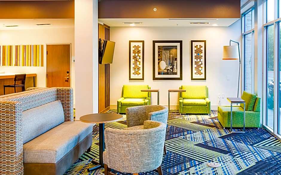 Holiday Inn Express & Suites Russellville By IHG