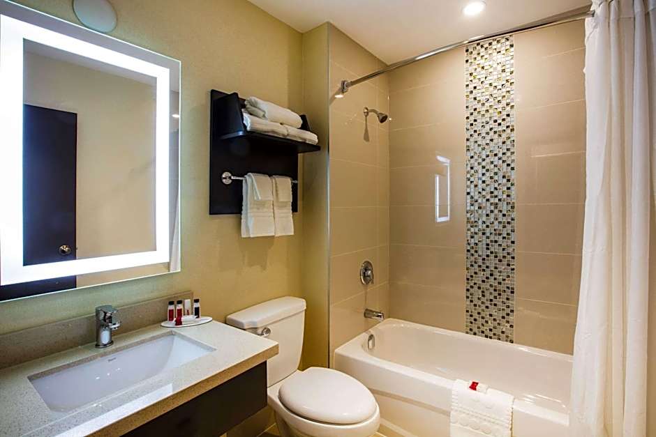 Ramada by Wyndham Jacksons Point