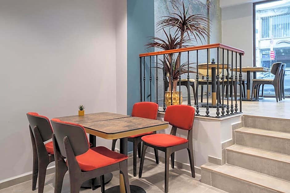 Smart and Simple Hotel Karakoy