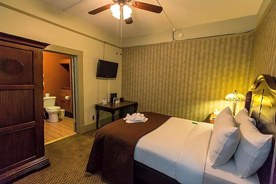 1905 Basin Park Hotel