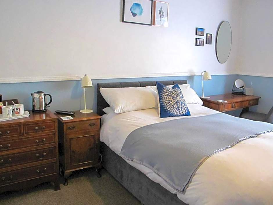 Stone's Throw Guest House