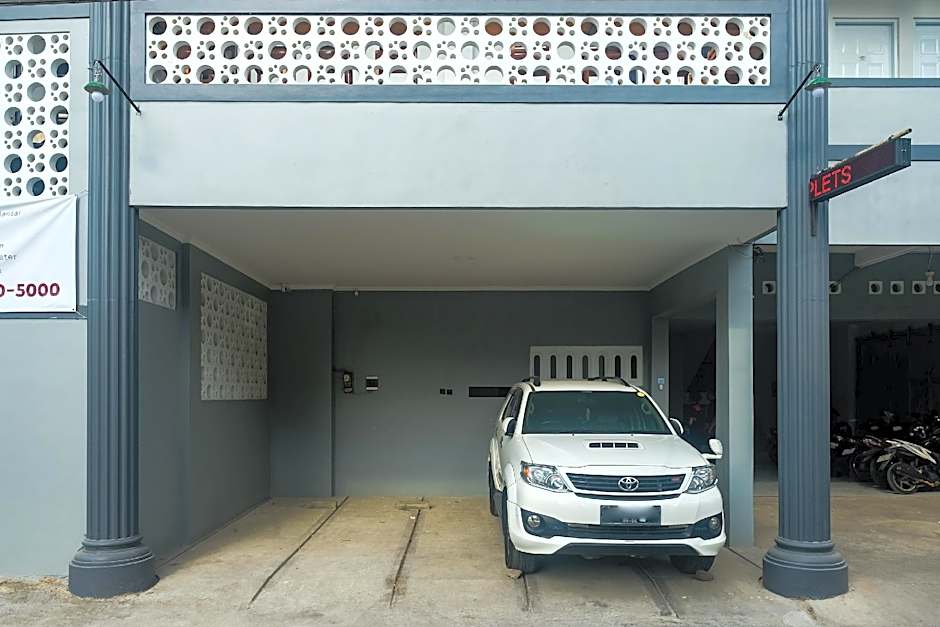 RedDoorz near STIE YKPN 3