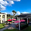 Newly renovated room in cozy hotel near Disney 2