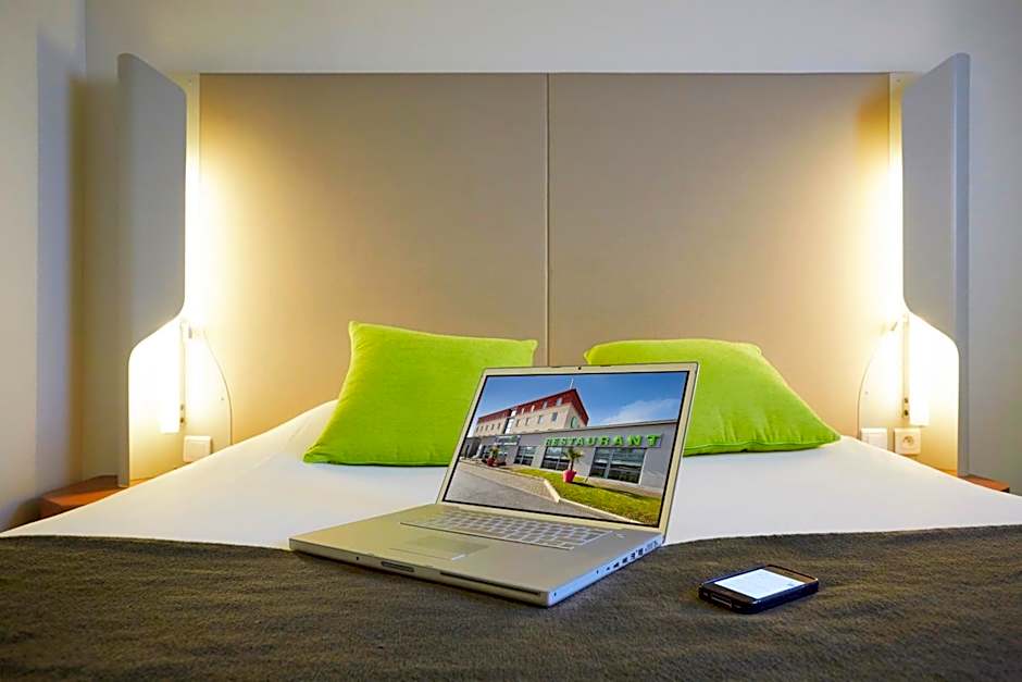 Campanile Roissy Le Mesnil Amelot