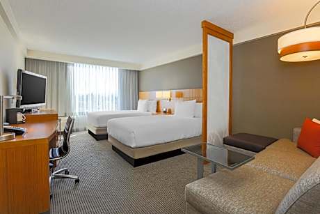 Double Room with Two Double Beds and Accessible Tub - Disability Access