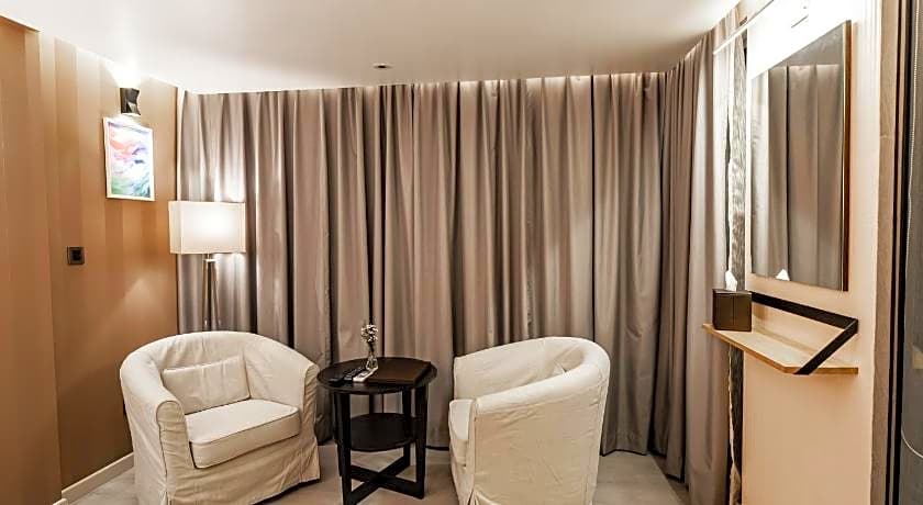 Amina Residency - Luxury Stay