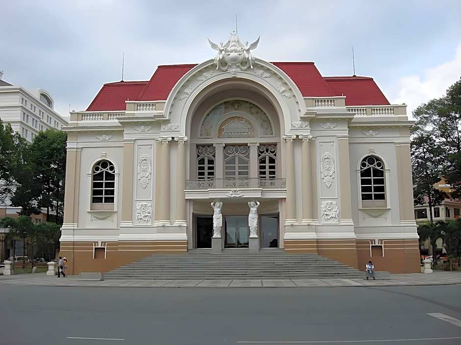 White Diamond Airport Hotel 