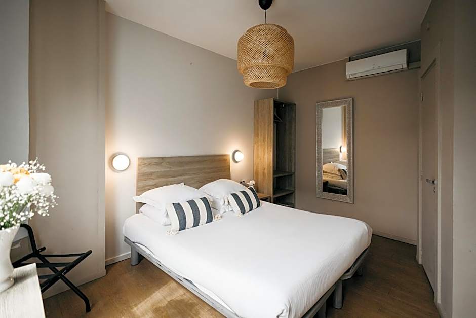 Hôtel Le Petit Castel