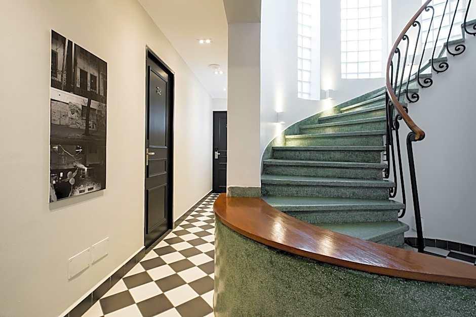 Apart Hotel B