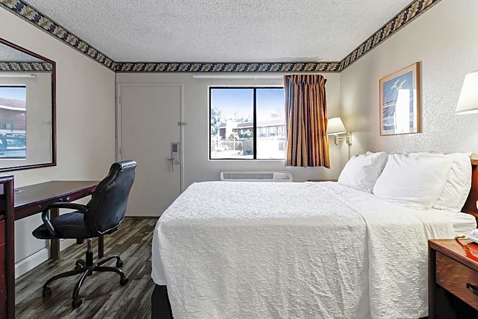 Knights Inn Madera