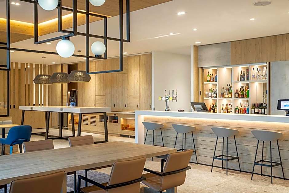 Courtyard by Marriott Inverness Airport