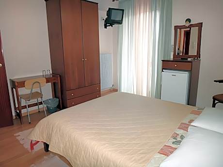 Triple - 3 Single Beds