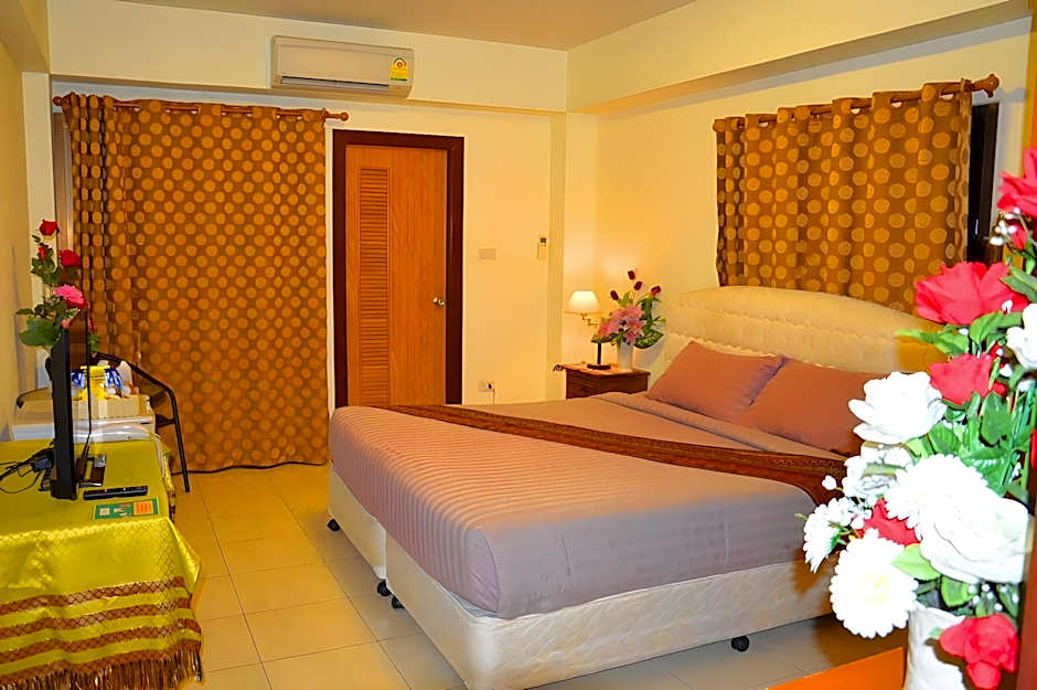 Silver Gold Garden, Suvarnabhumi Airport