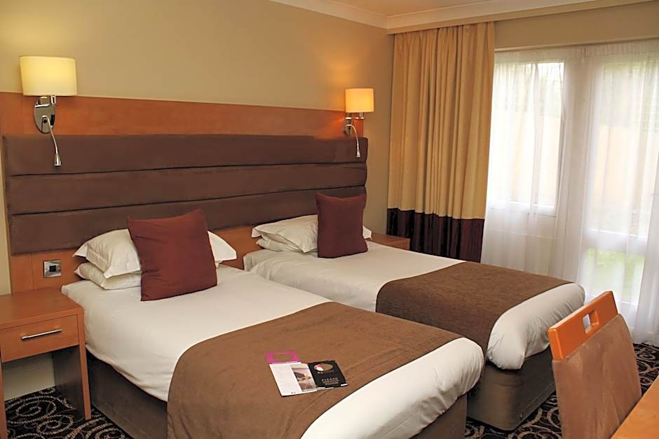 The Legacy Rose & Crown Hotel