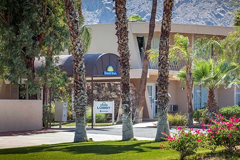 Days Inn Palm Springs – Palm Springs, CA