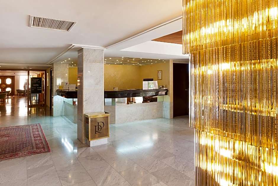 Royal Plaza
