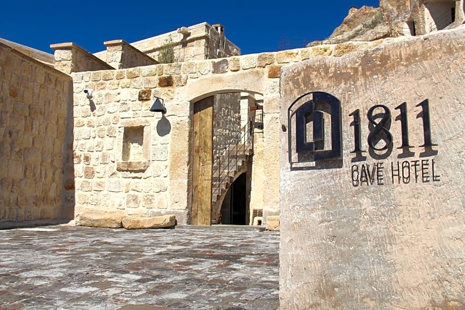 1811 Cave Hotel