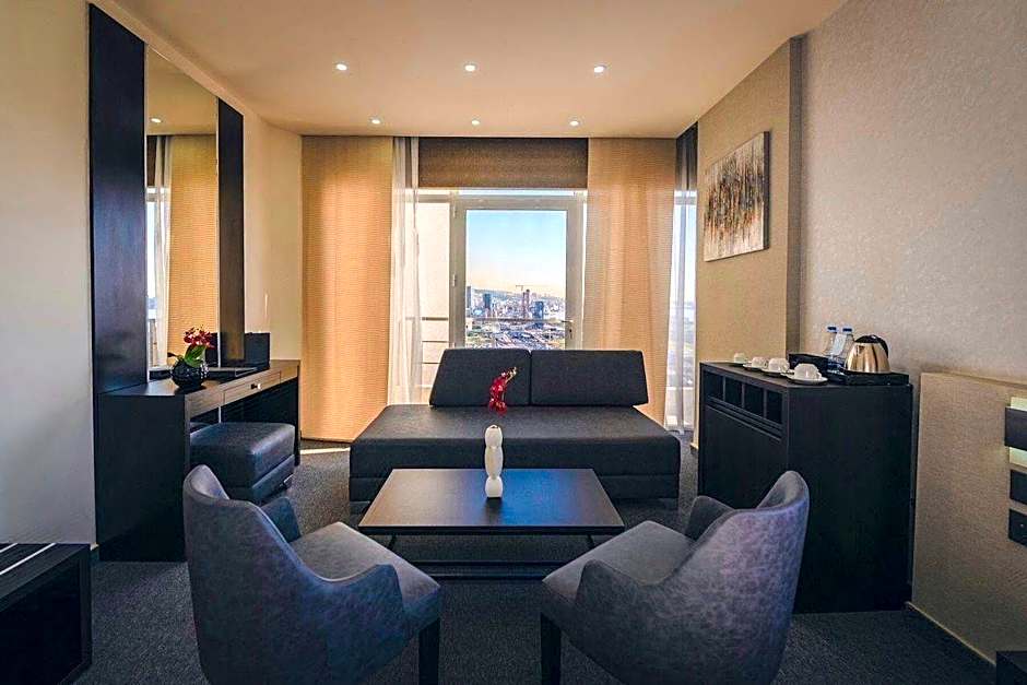 LOUIS V HOTEL LEBANON