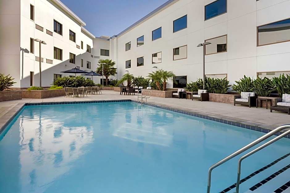 Courtyard by Marriott Redwood City