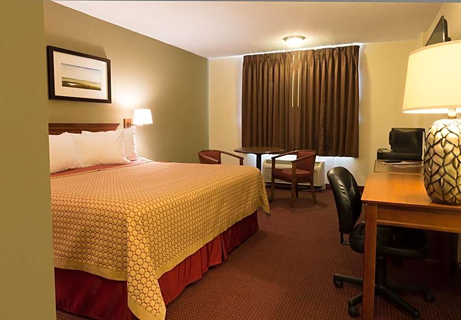 Photo 1 of 32 of Marina Inn & Suites Chalmette - New Orleans
