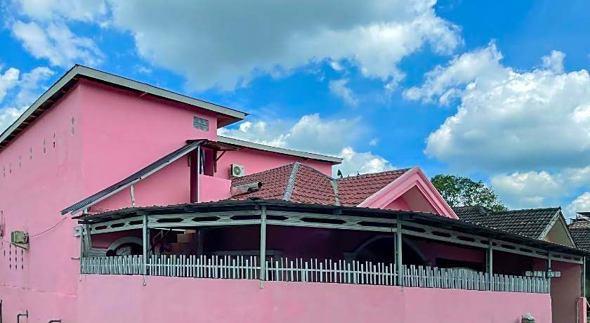 RedDoorz near Palembang Airport 1