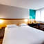 greet hotel restaurant Angouleme Ouest