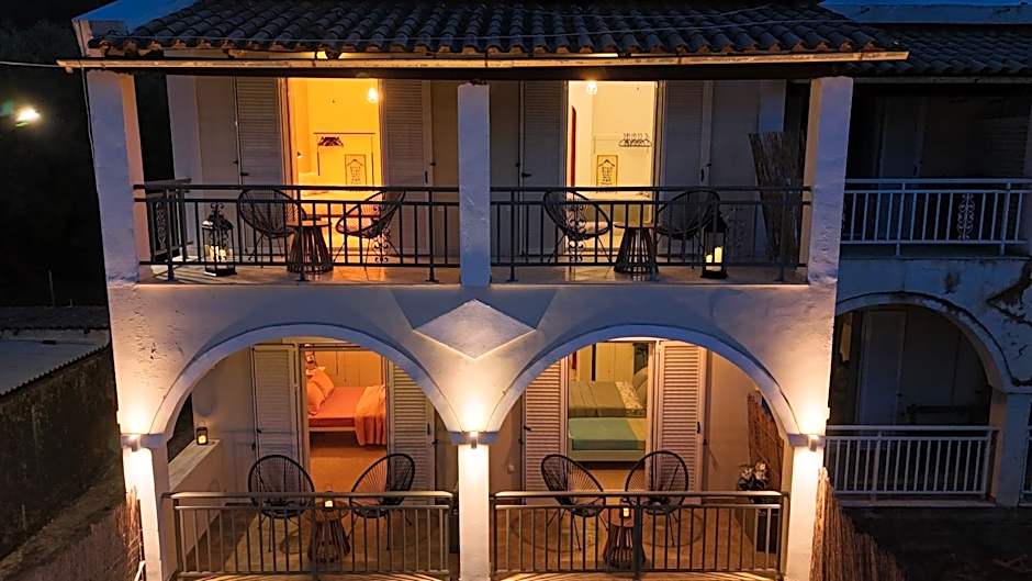 Royal Jelly Suites - Renovated Suites with Pool Just 5 Minutes walk from the Beach By Villa Mana Gers