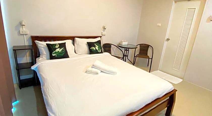 Khaolak Mind Home Hostel