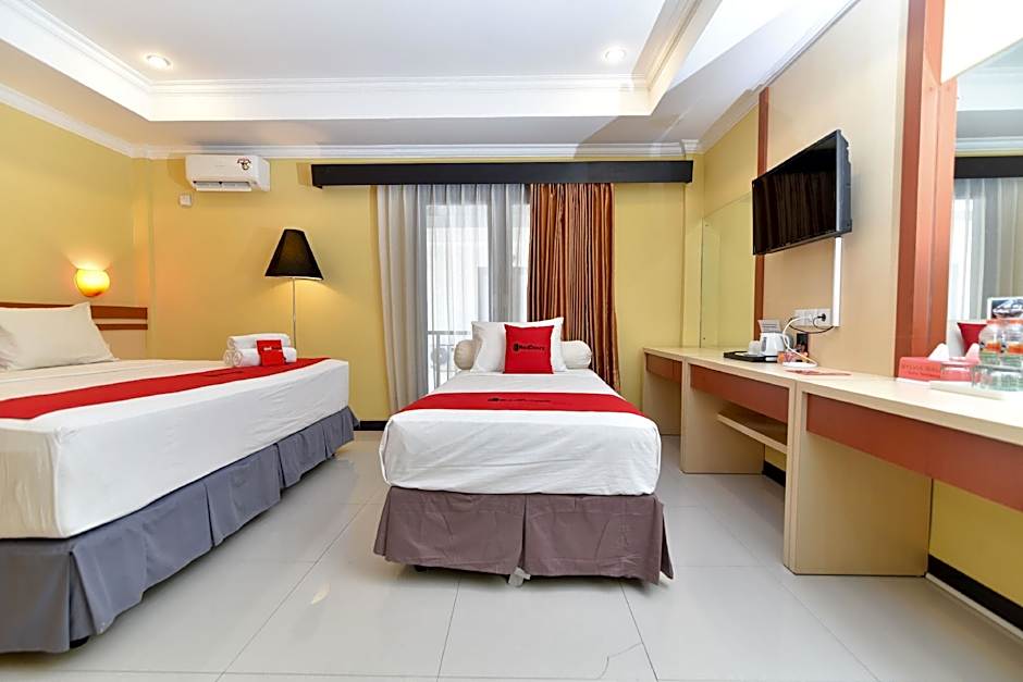 RedDoorz Plus near Mall Bali Galeria 2