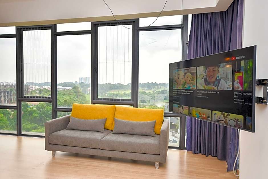 Cube 8teens Boutique Suite by Nest Home