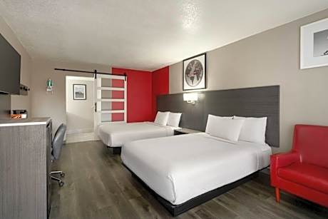 Double Room with Two Double Beds and Roll-in Shower - Mobility Access/Non-Smoking