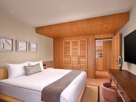 Family Room with Garden View