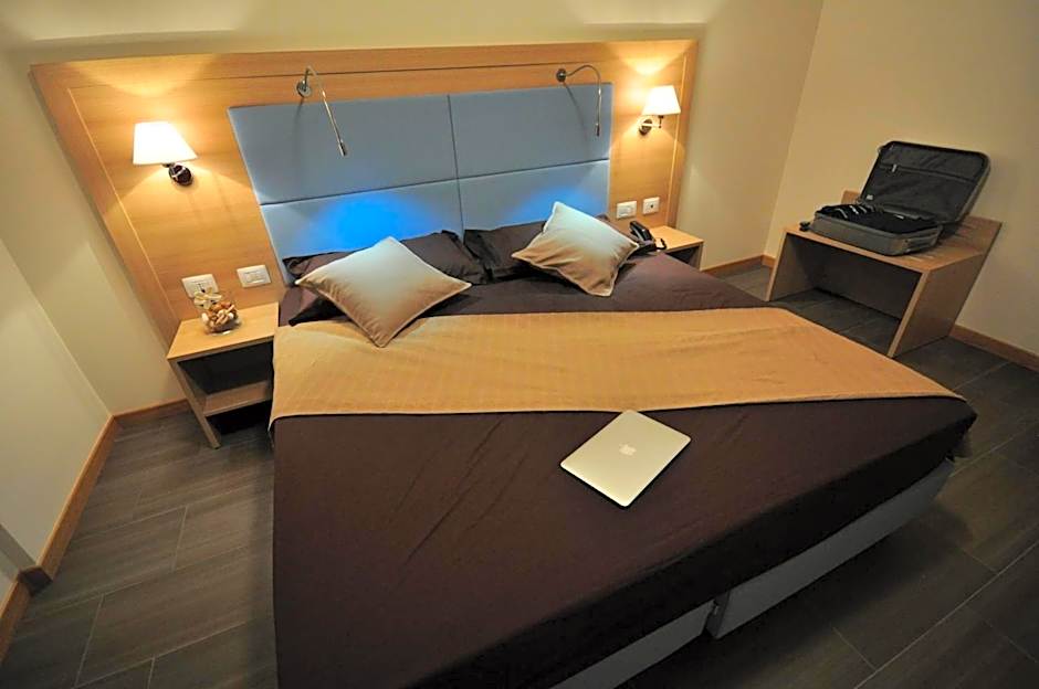 Hotel 325 Tor Vergata
