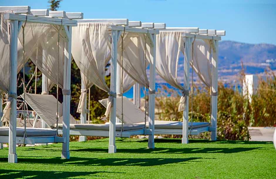 Birikos Studios & Apartments