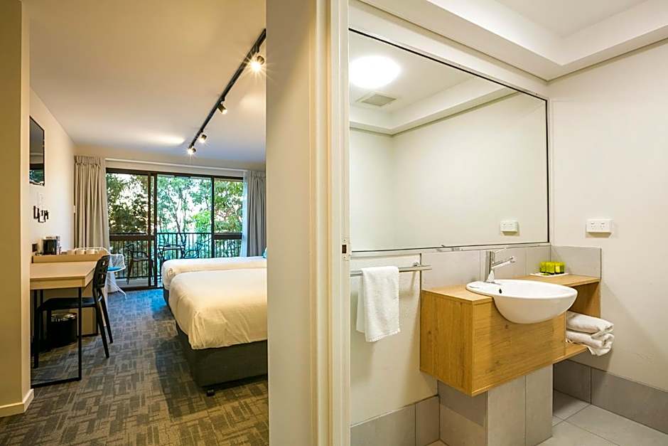 Nightcap at Kawana Waters Hotel