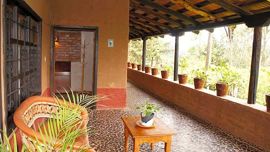 Villa Patzcuaro Garden Hotel & RV Park