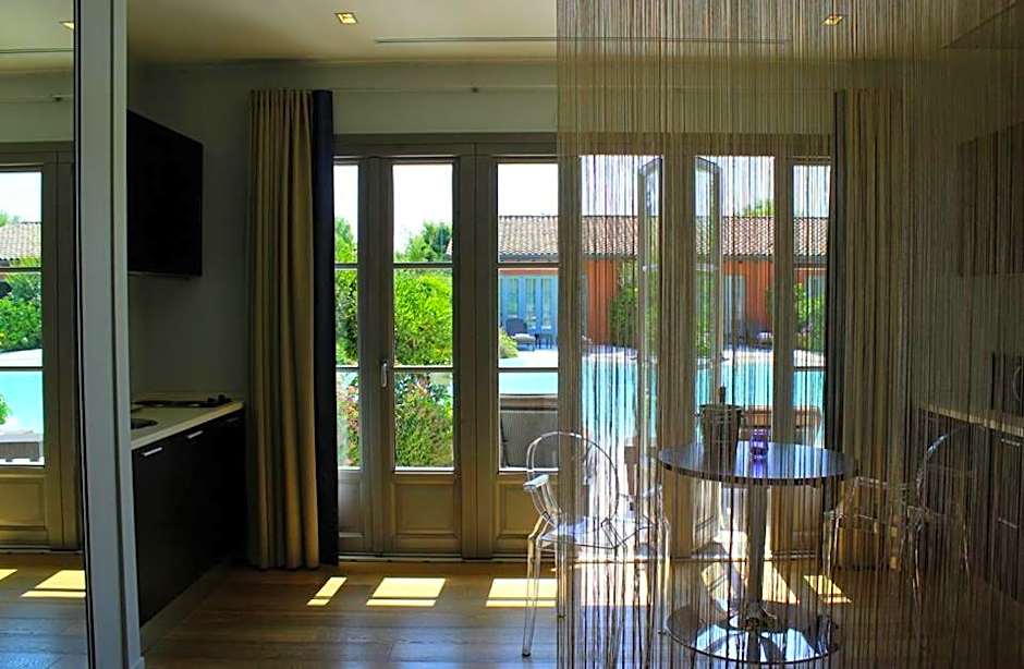 Joia Hotel & Luxury Apartments