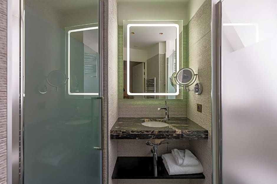 Chalgrin Boutique Hotel